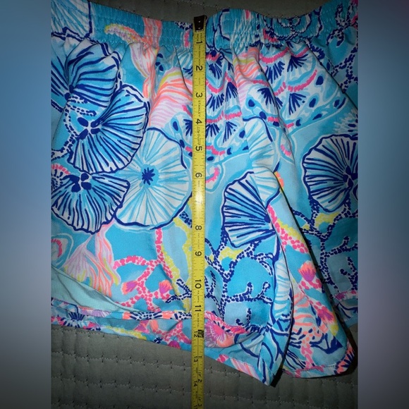 LILLY PULITZER BALI BLUE ONCE UPON A TIDE OCEAN TRAIL LUX SHORTS SIZE Small VGUC - Picture 5 of 15
